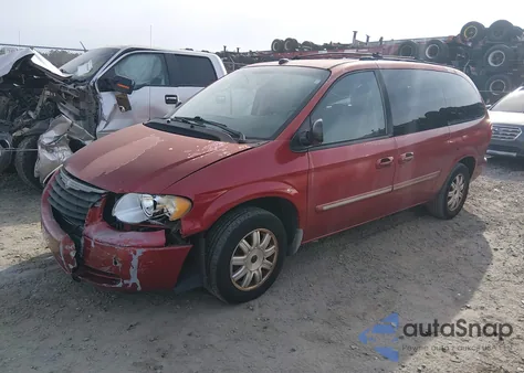 2005 Chrysler Town & Country Touring z USA, uszkodzony, nr VIN 2C4GP54L95R416976